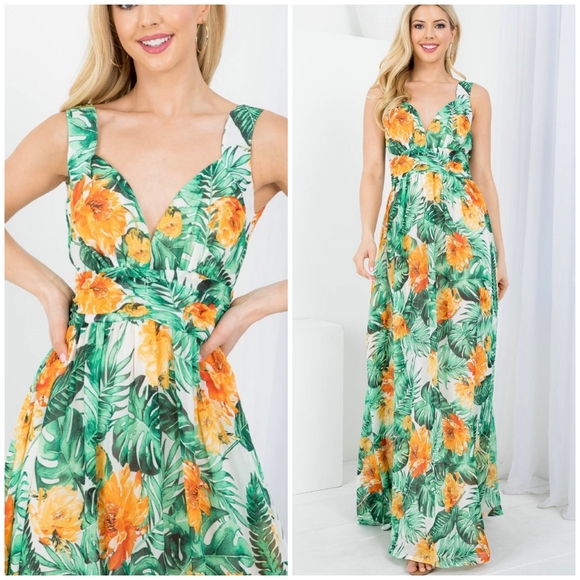Gorgeous Feminine Chic Tropical Print Maxi Dress - Picture 3 of 9
